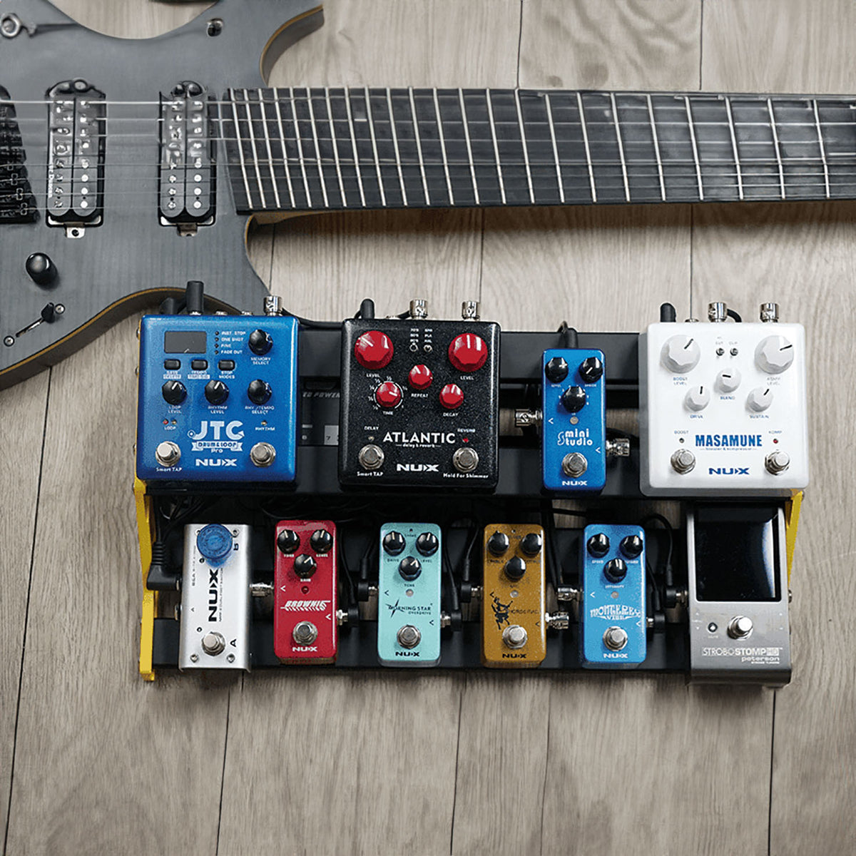 Large Bumblebee Pedalboard + Bag + Accessories
