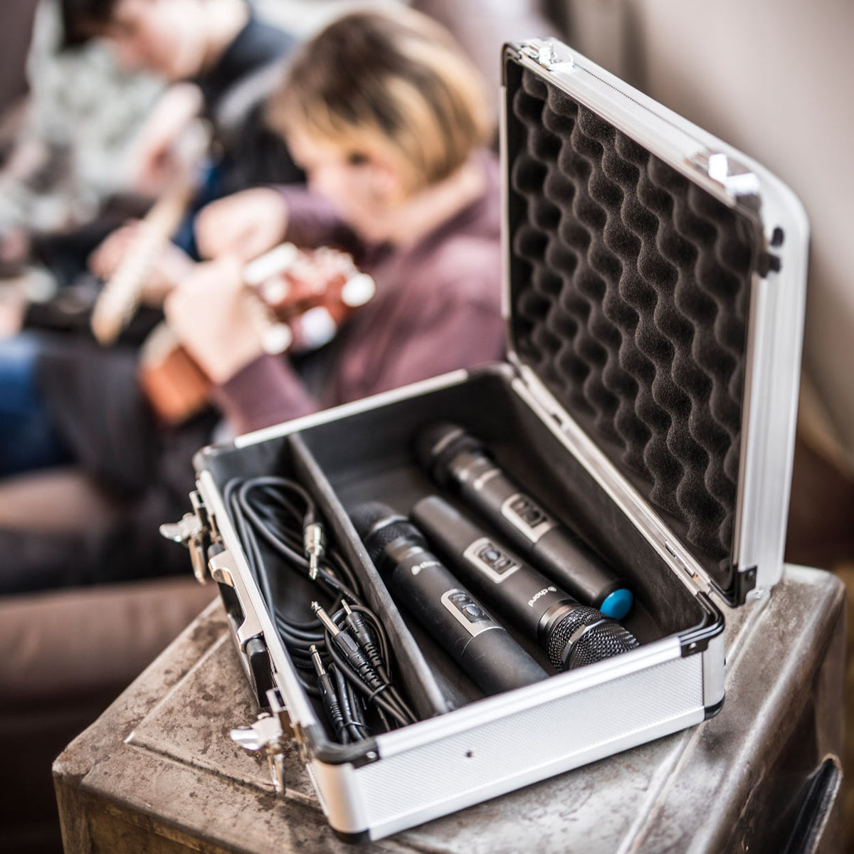 Microphone flight case.