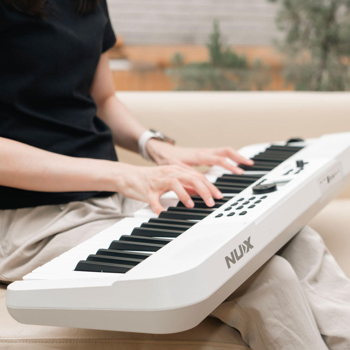 NEK-110 Portable Keyboard White