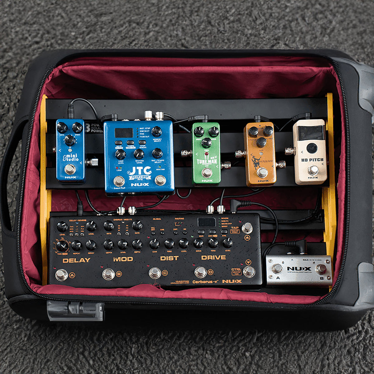 Large Bumblebee Pedalboard + Bag + Accessories