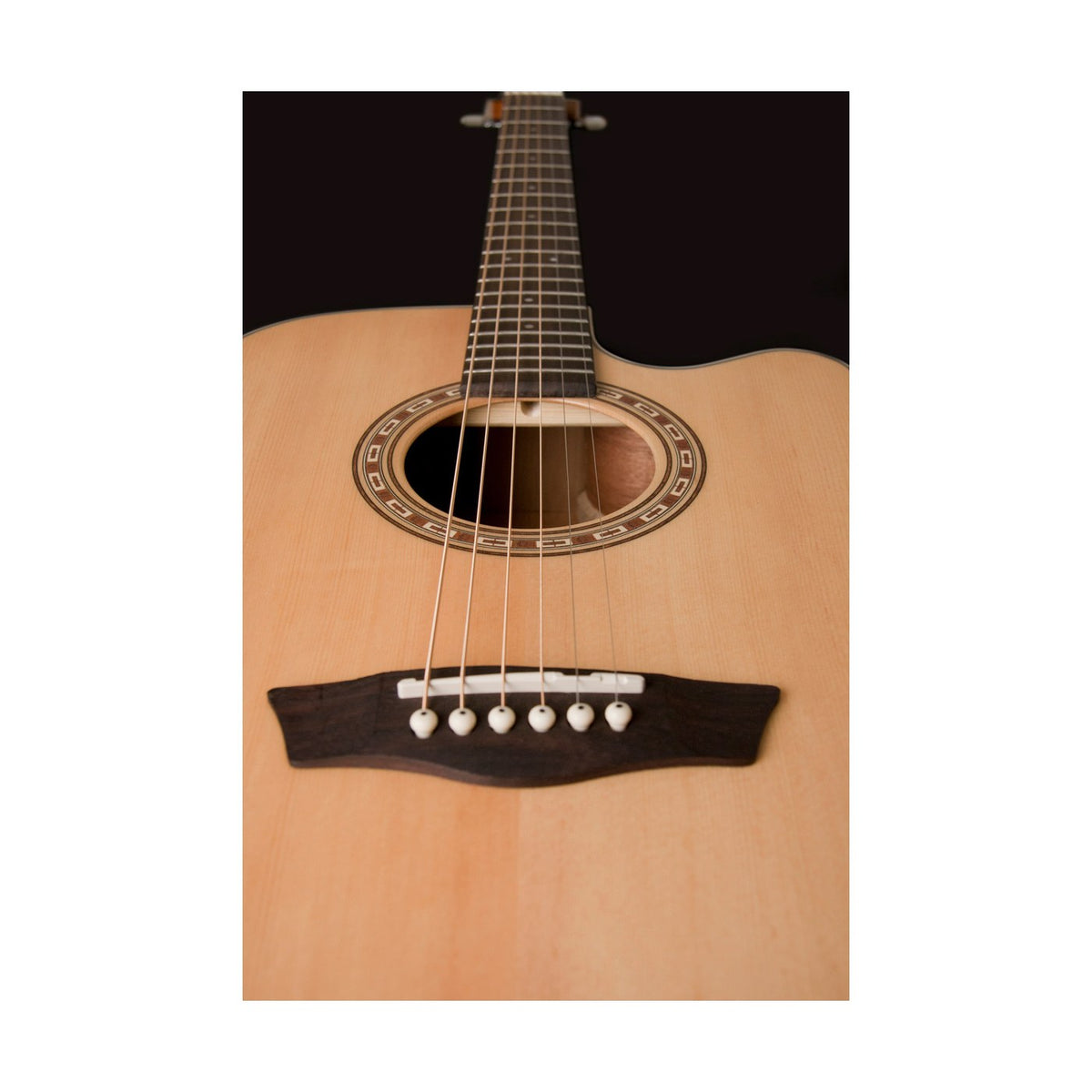 Washburn D7SCE Harvest Dreadnought Cutaway Acoustic-Electric Guitar – Natural Gloss – detail