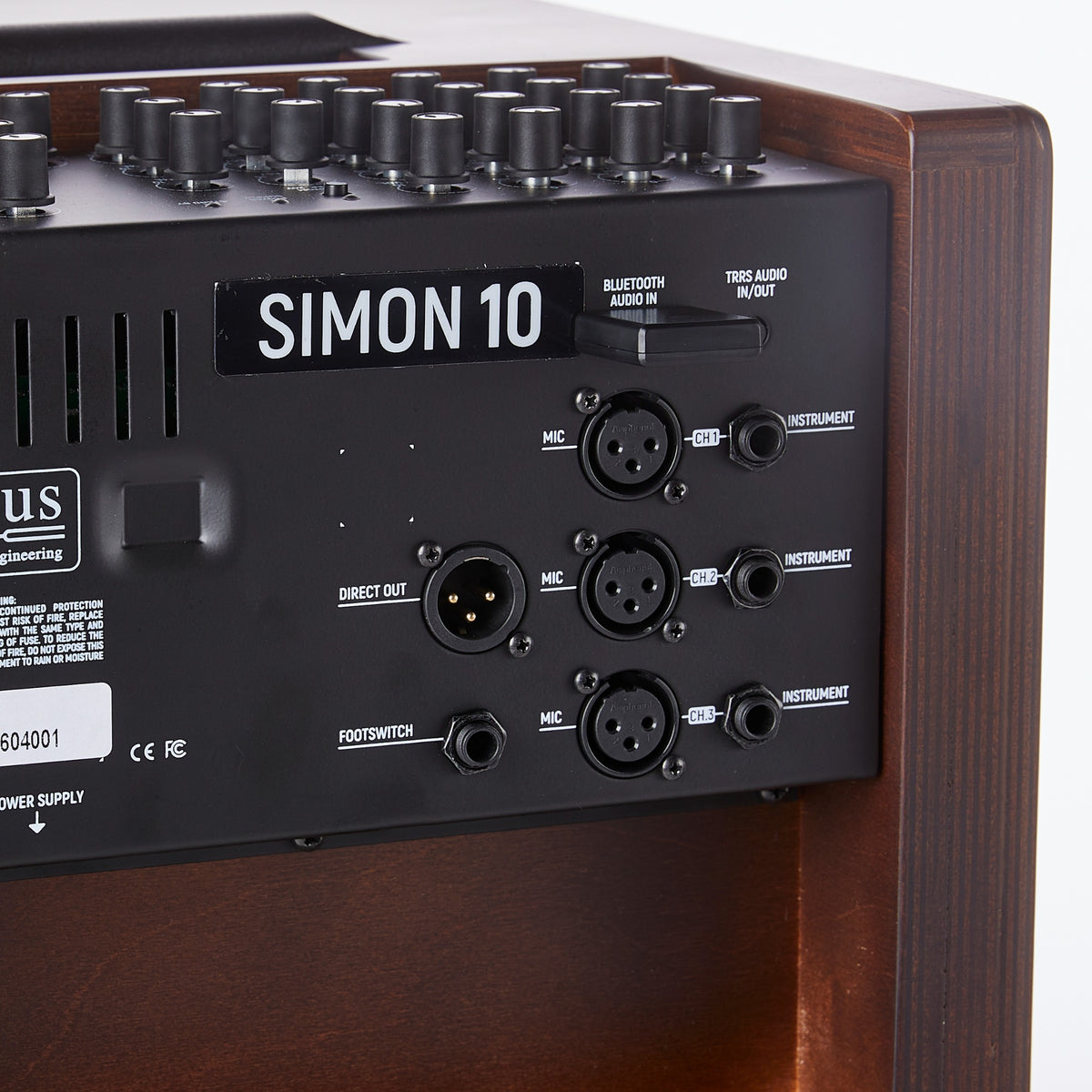 Acus SIMON 10 rear inputs with Bluetooth adapter